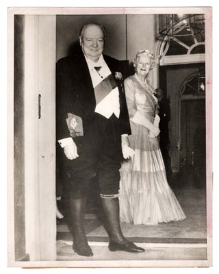 Item #008957 A KNIGHT OF THE GARTER RETIRES - An original 4 April 1955 press photograph of...